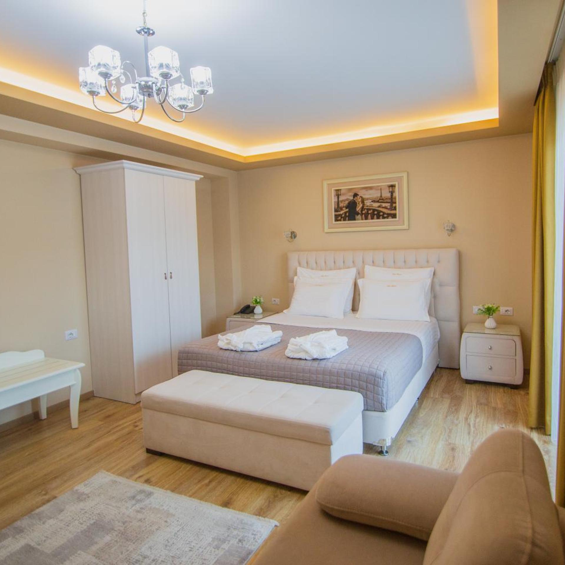 Christi's Hotel Borova 22/60