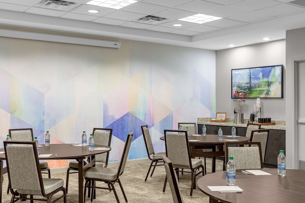 Hilton Garden Inn Raleigh-Durham Airport 33/42