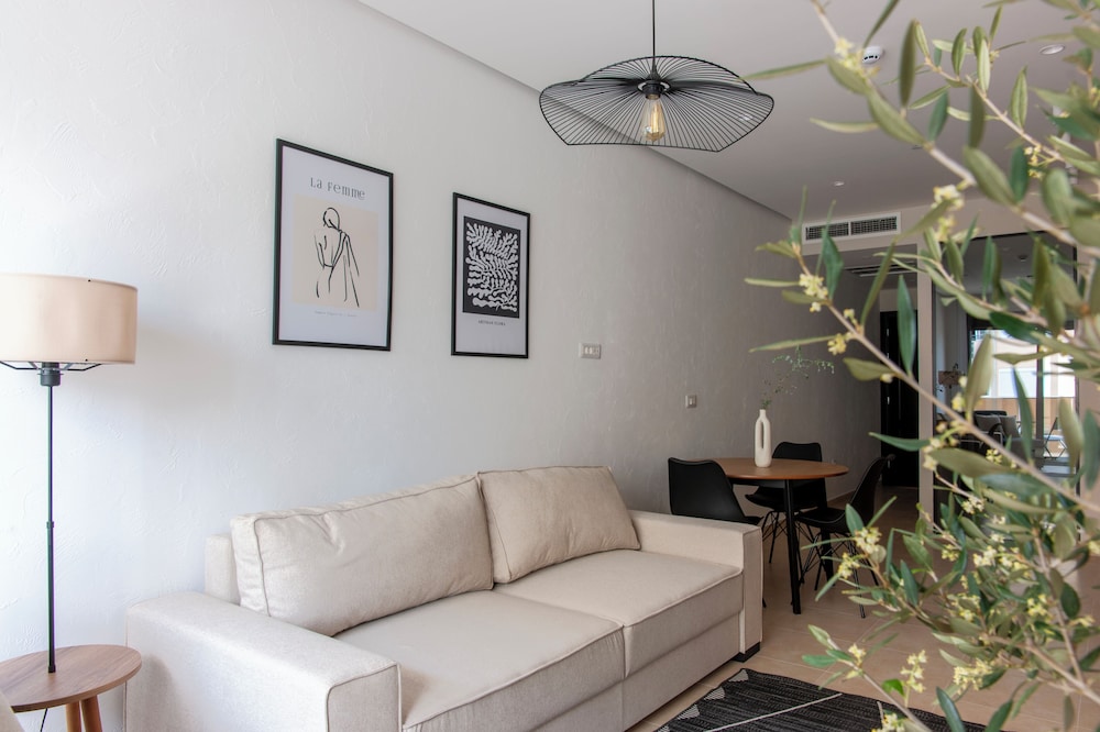 Soho Suites 29/54
