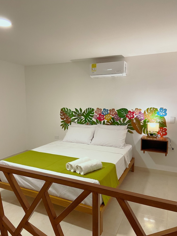 Hotel Evocacion 6/19
