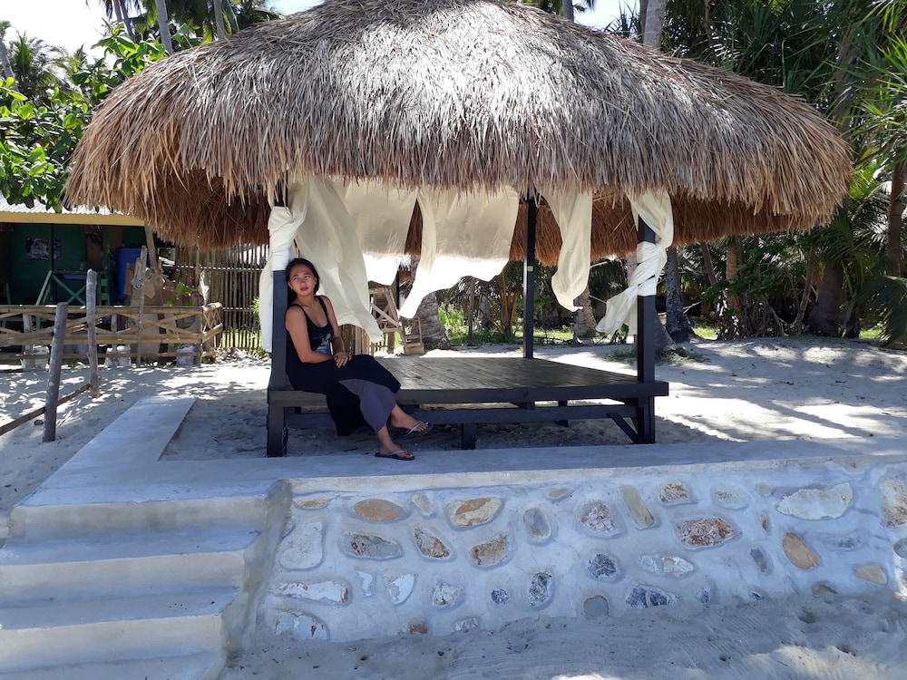 Peace & Love Beach Club 5/46