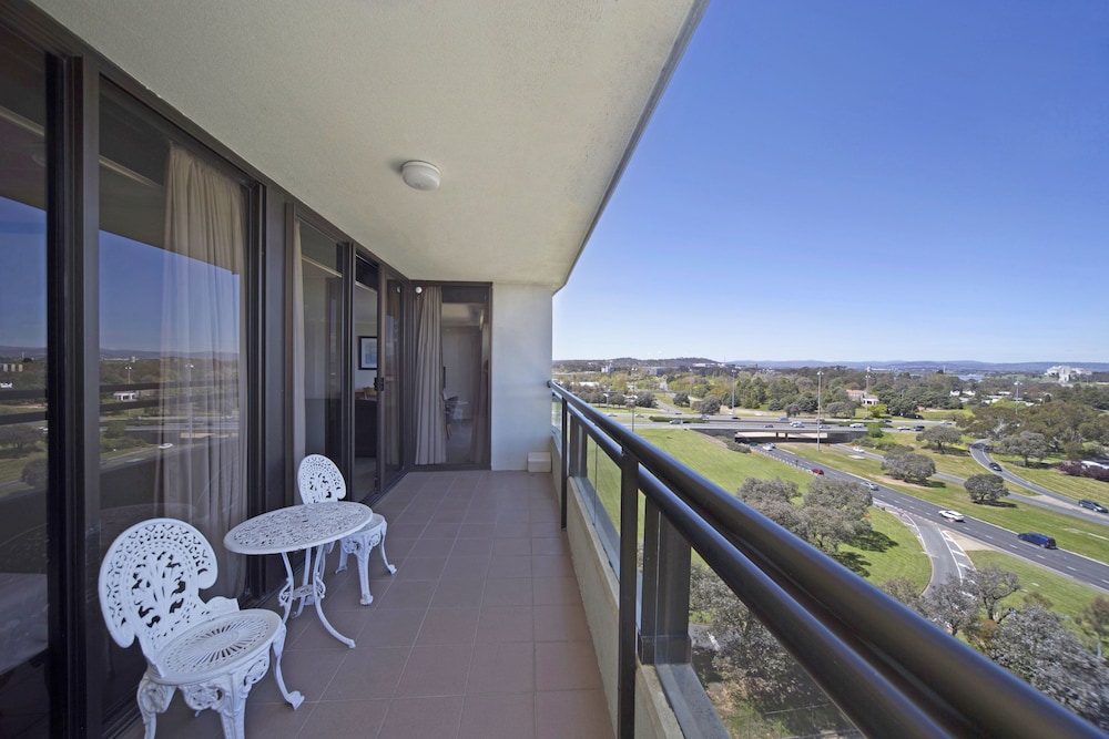 BreakFree Capital Tower Canberra 40/45