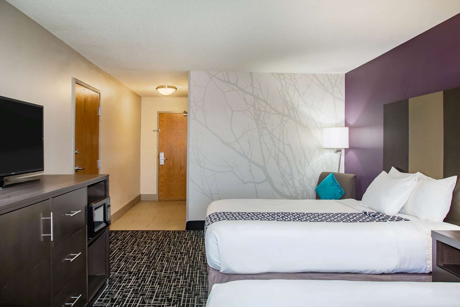 La Quinta Inn & Suites by Wyndham Pontoon Beach 12/37