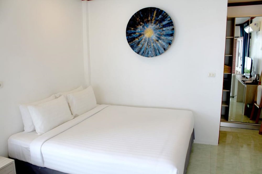 Sunset Beach Villas 18/50