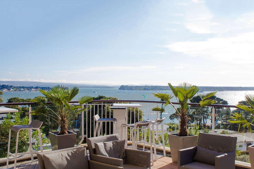 Harbour Heights Hotel 32/50