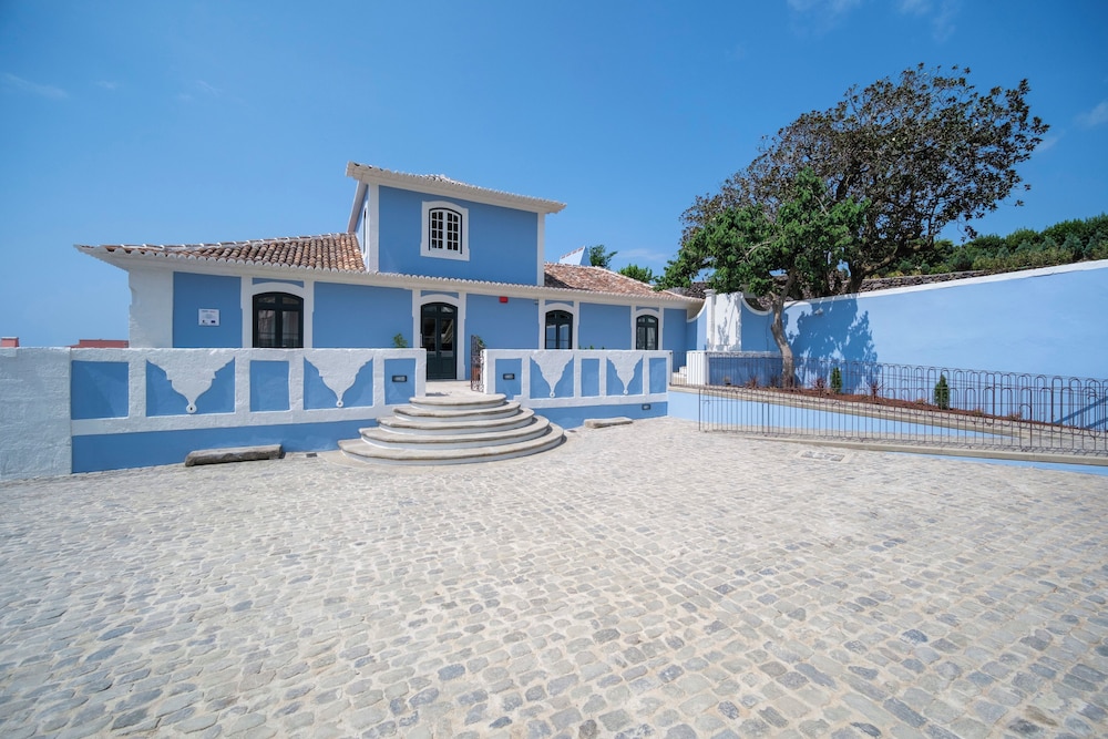 AZORES BOOK HOTEL 40/46