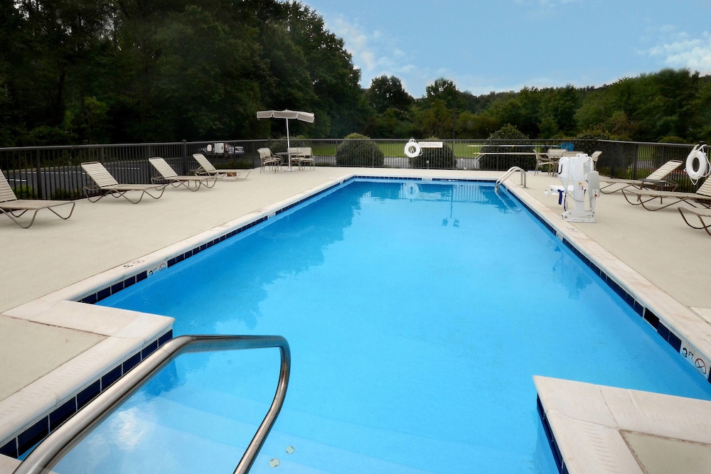 Holiday Inn Express Hopewell - Fort Lee Area, an IHG Hotel 24/40