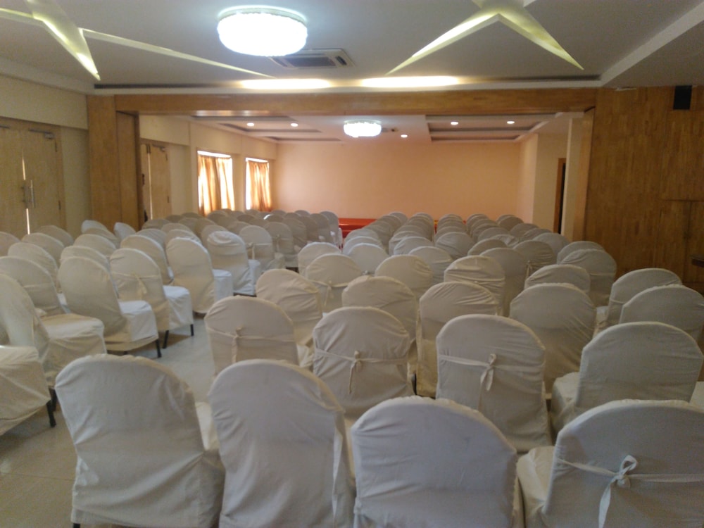 Sathyam Grand Resort Sriperumbudur 26/50
