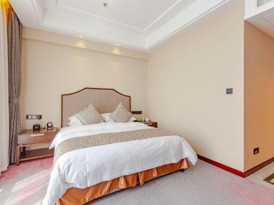 Binhai Jinling International Hotel 24/62
