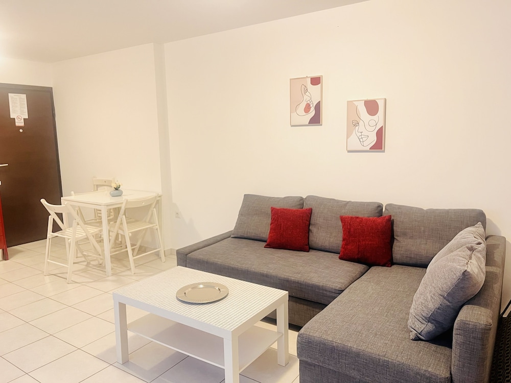 Elvita Apartments 20/50