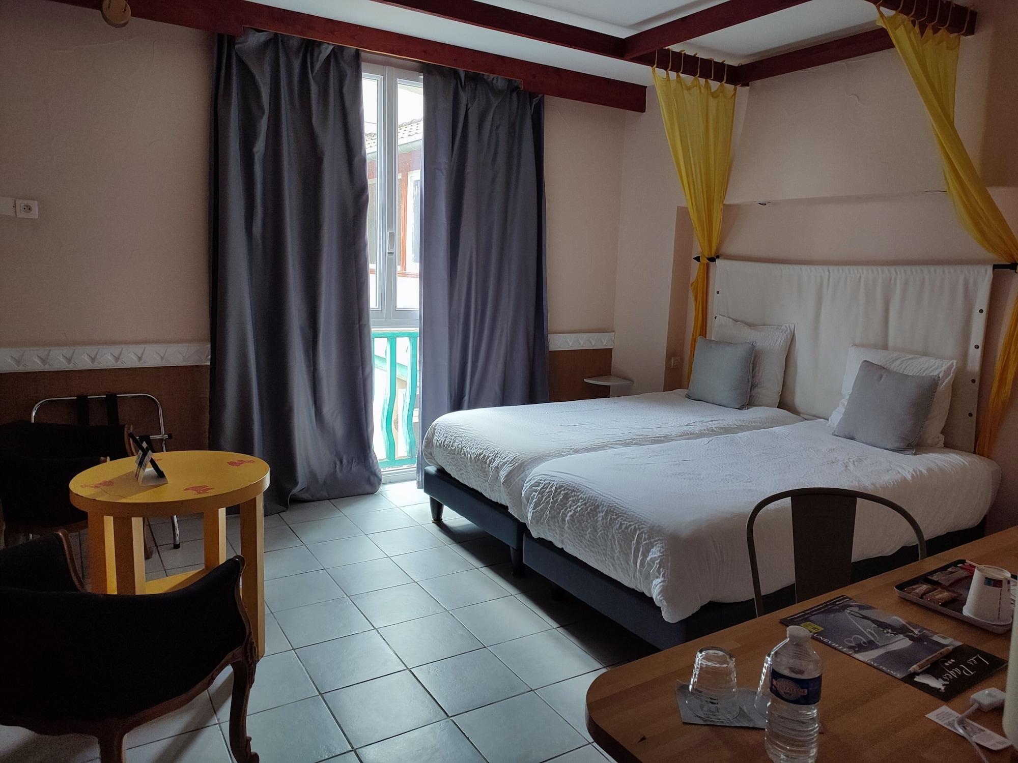 Hotel Les Pages 13/50
