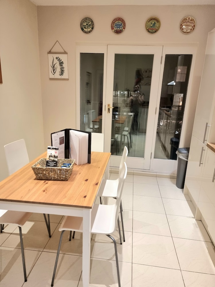 Urban Stay Oxford Gardens Apartments 40/50