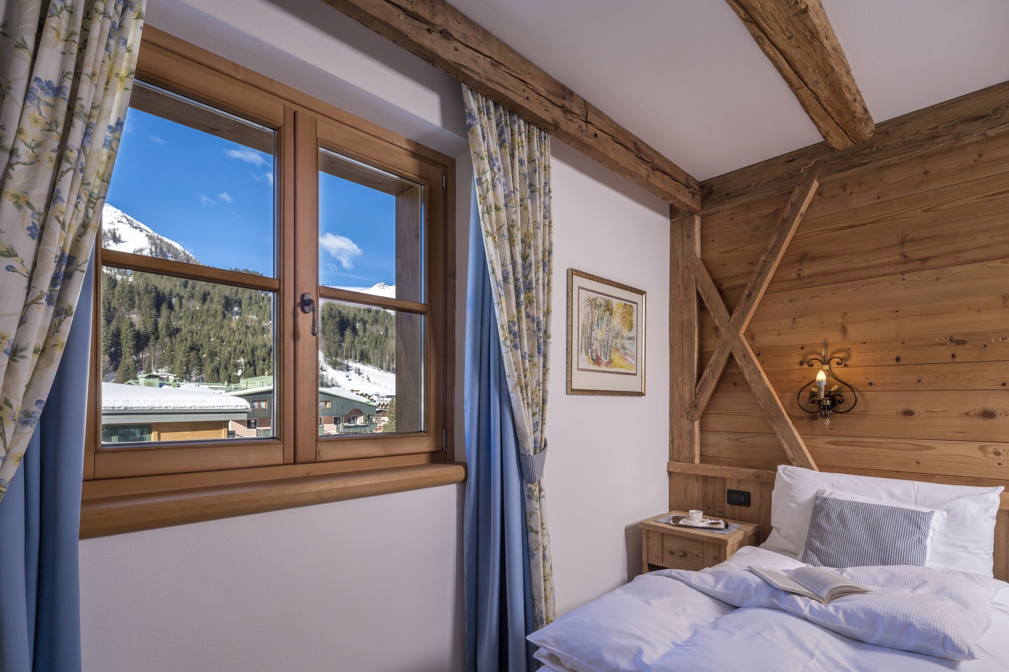 Junior Suite, Double Bed, Mountain View