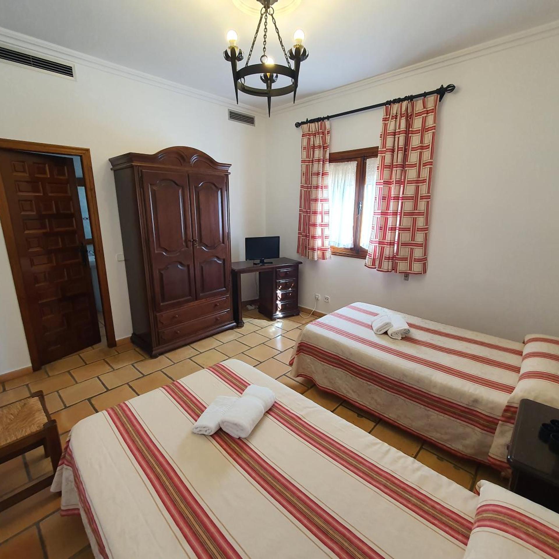 Hostal Venta Tomas 14/28
