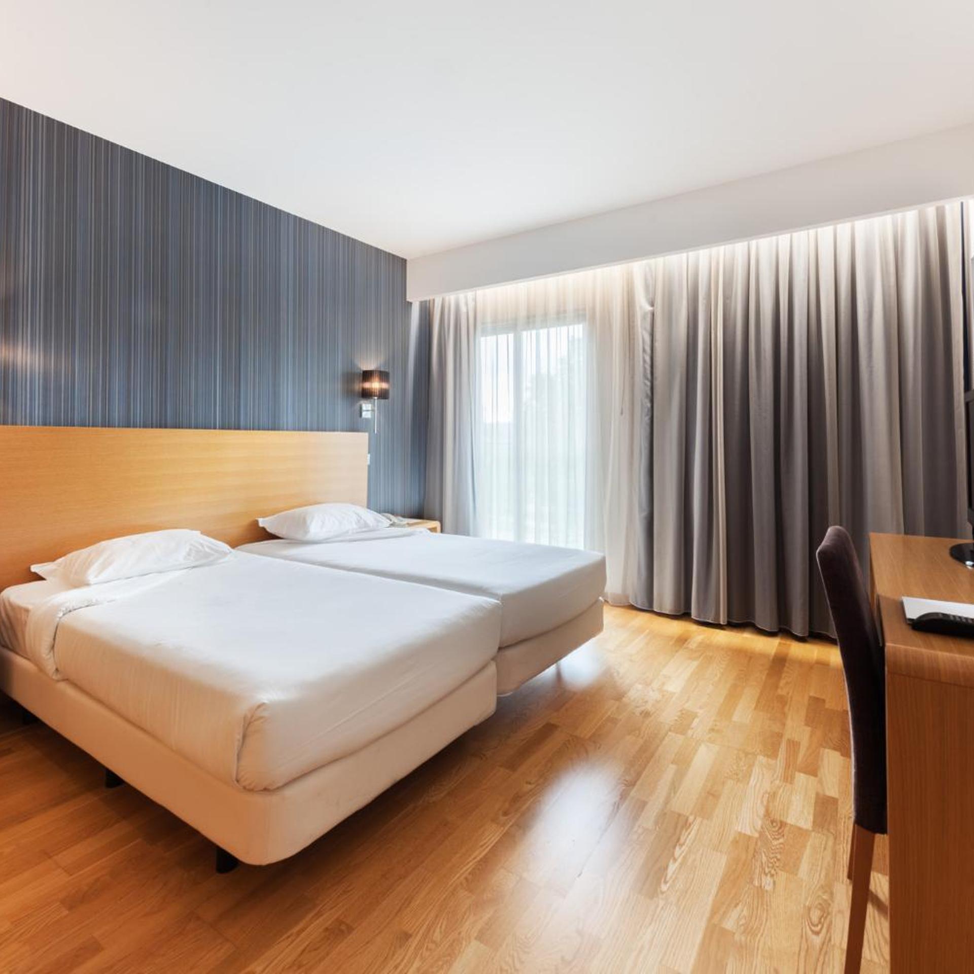 غرفة بسرير مزدوج أو سريرين منفصلين، Lux Fatima Park Hotel Suites And Residence 4/5