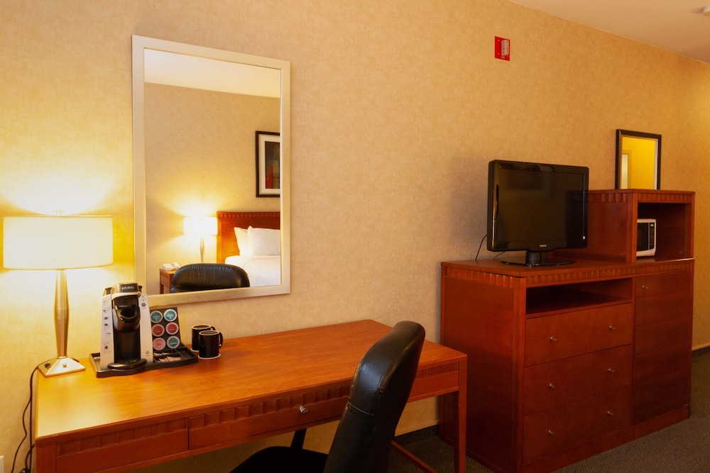 Kanata Kelowna Hotel and Conference Centre 42/47