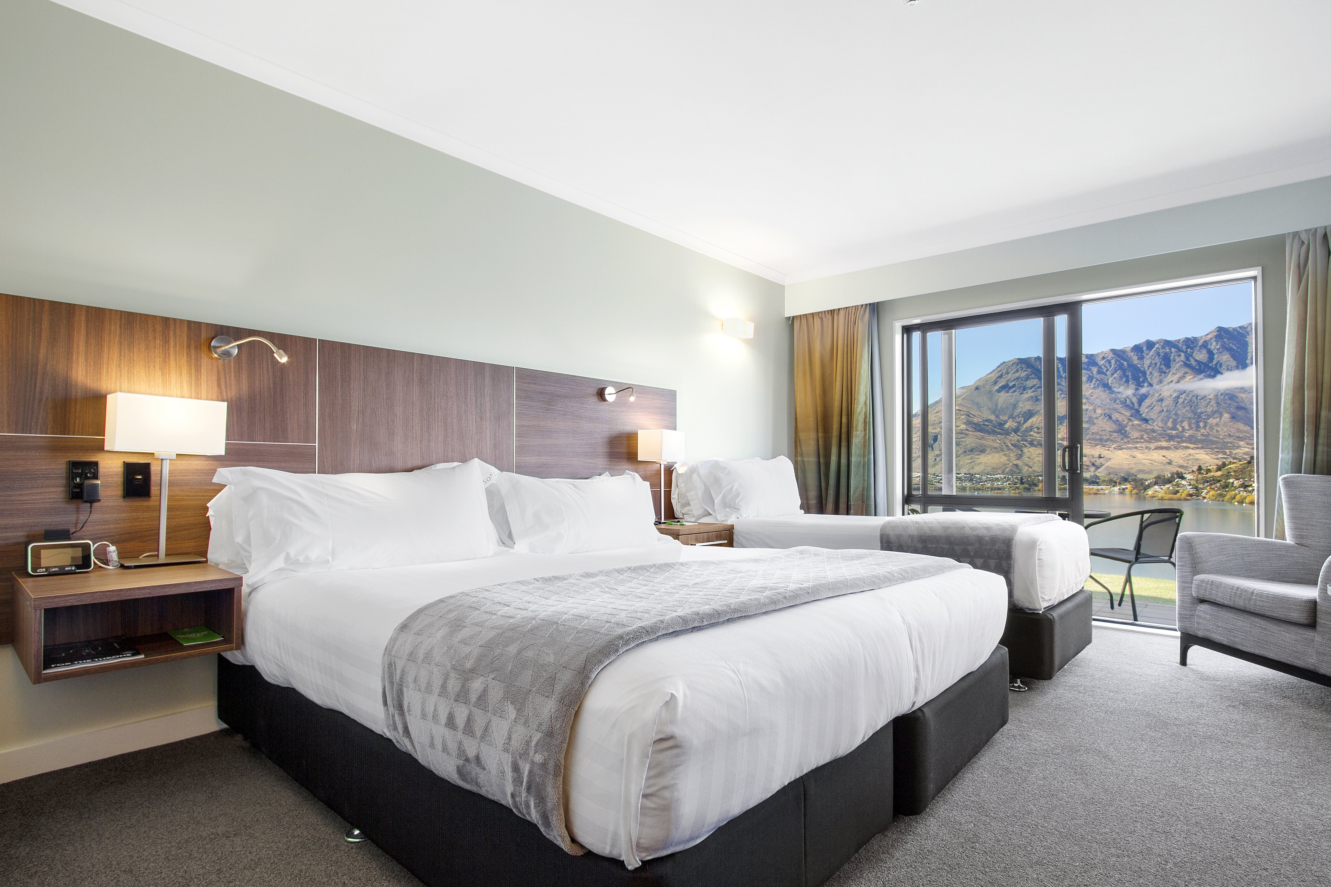 HOLIDAY INN QUEENSTOWN FRANKTON ROAD 29/76