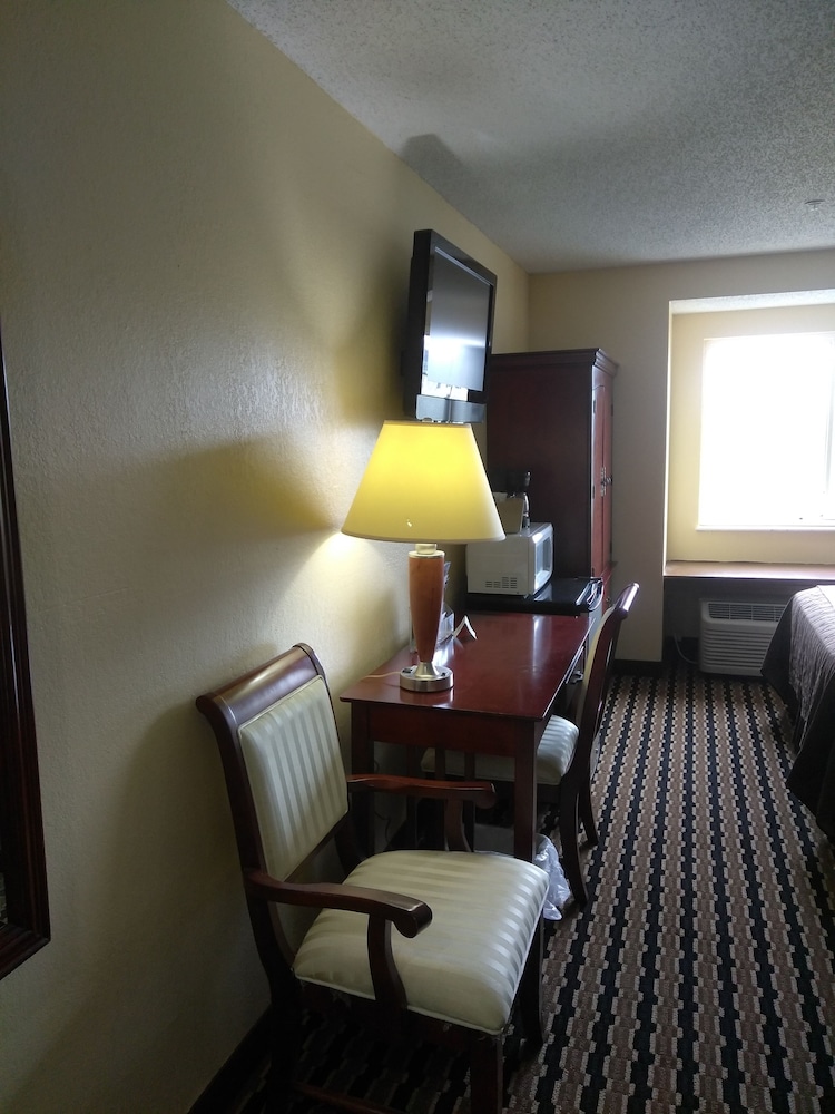 Expo Inn Hotel 27/31