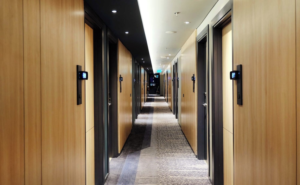 Ibis Surabaya Tidar 6/23