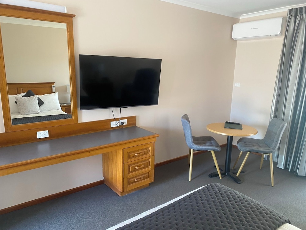 Mcnevin S Maryborough Motel 60/69
