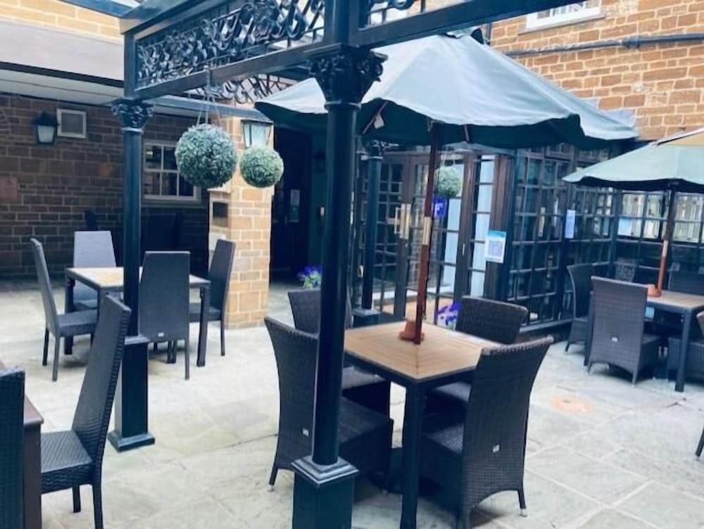 Saracen's Head Hotel 31/39