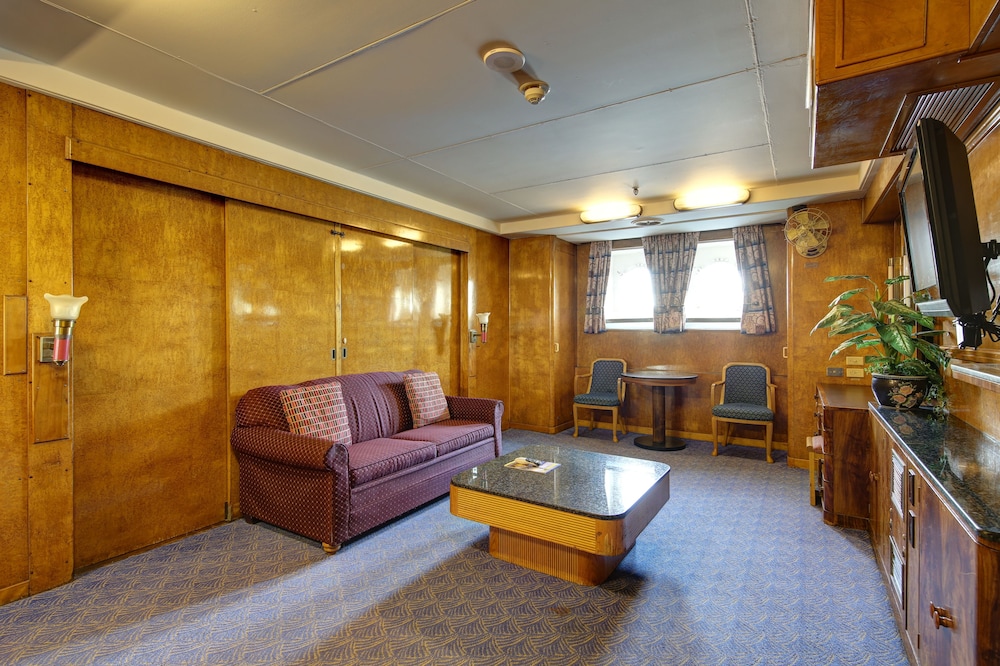 The Queen Mary 51/56