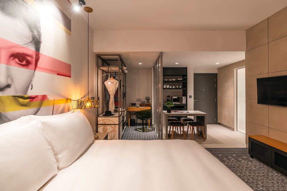 Studio One Hotel 56/67