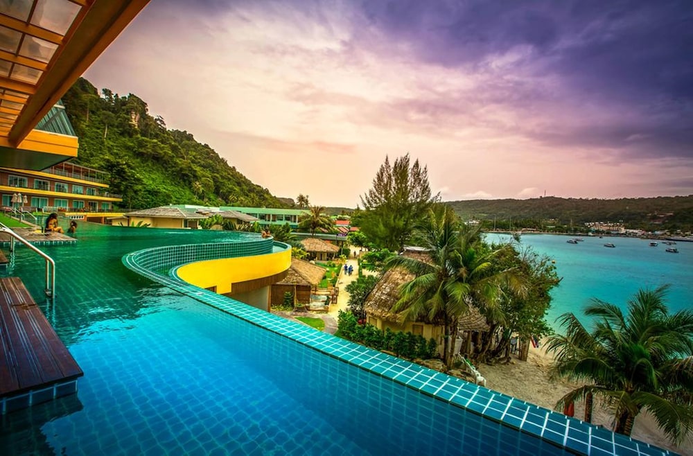 Phi Phi Cliff Beach Resort 11/69