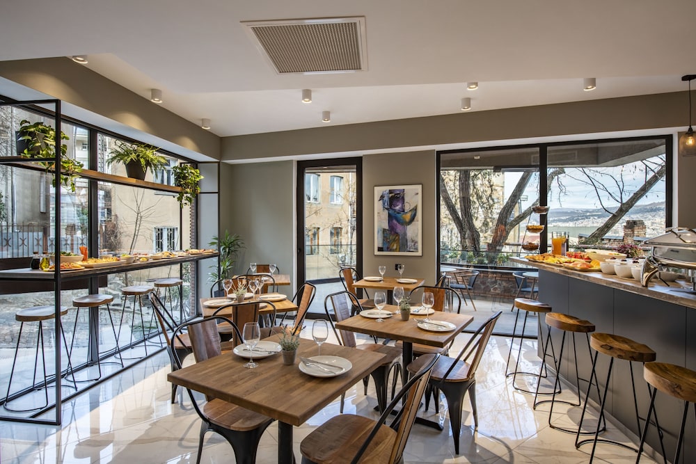 Barnovi Boutique Hotel 50/61