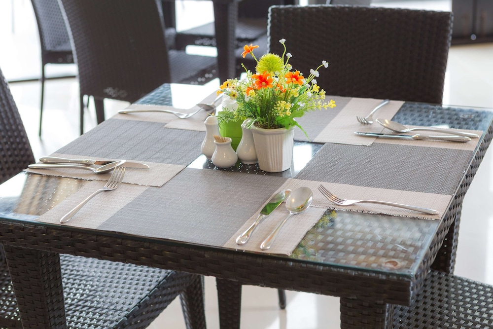 Golden Tulip Essential Pattaya 48/65