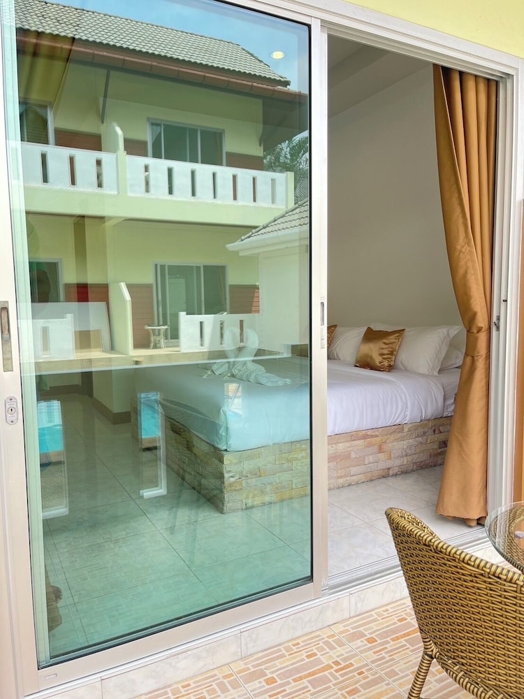 Sunrise Serenity Phuket Resort 28/50