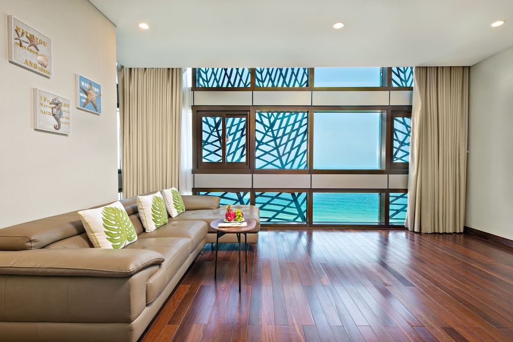 Mandila Beach Hotel Danang 54/77