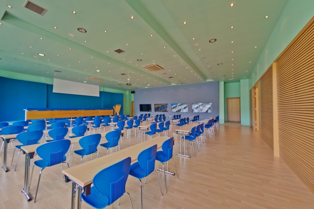 Mendi Beach Hotel 40/50
