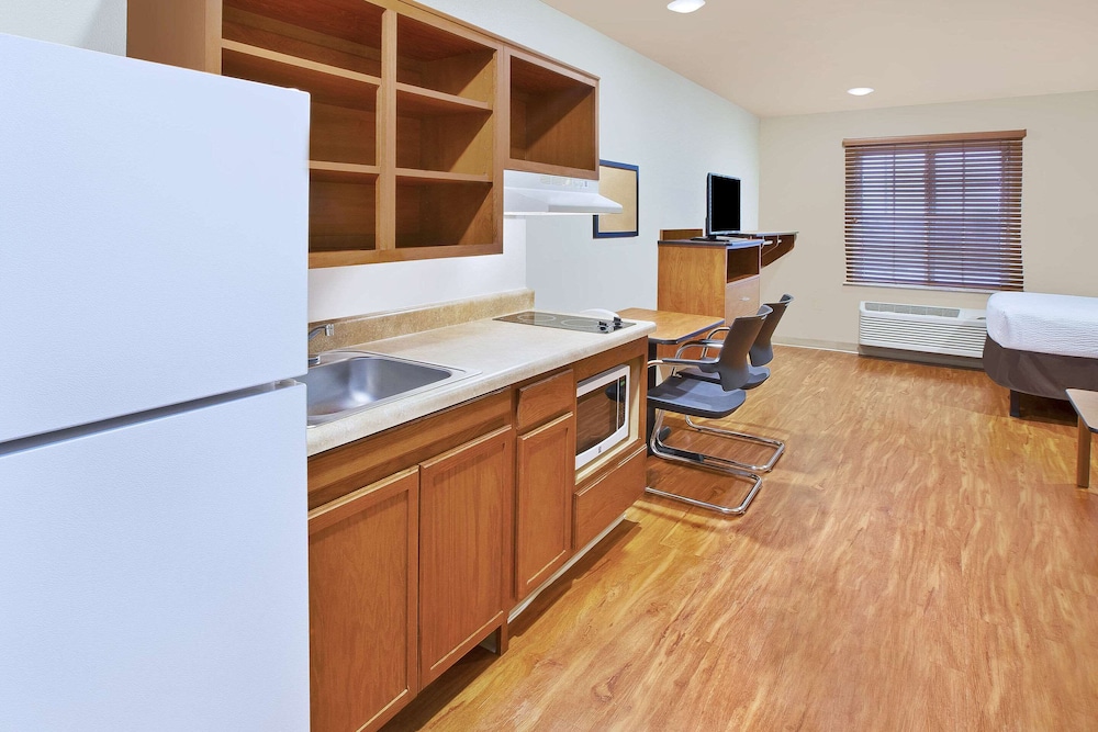 WoodSpring Suites Columbus Urbancrest 12/16