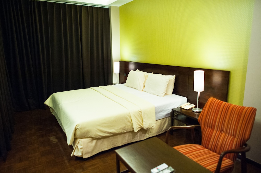BAAN SILOM SOI 3 13/51