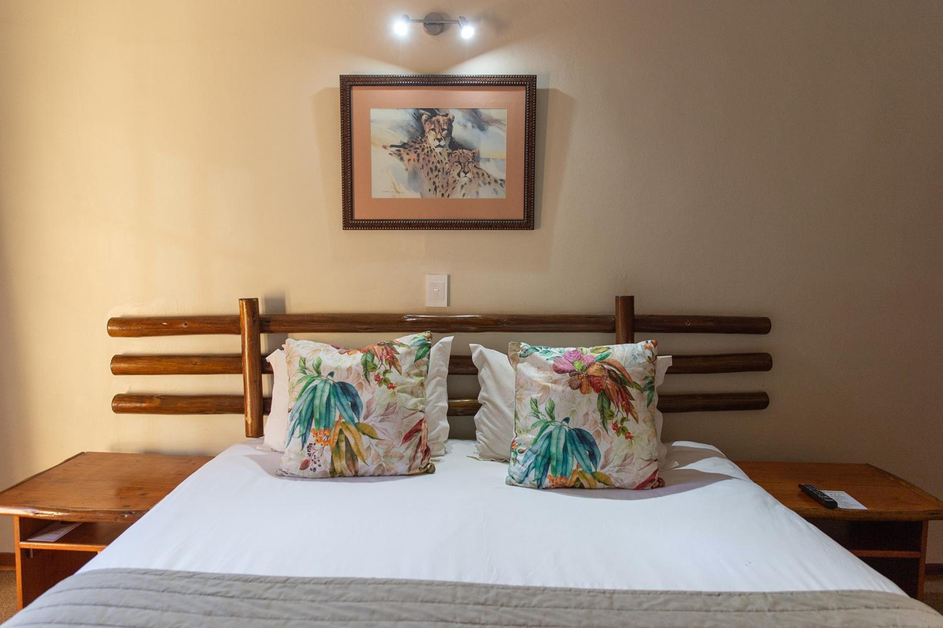 غرفة قياسية بسرير كينج، Riverside Lodge 5/7