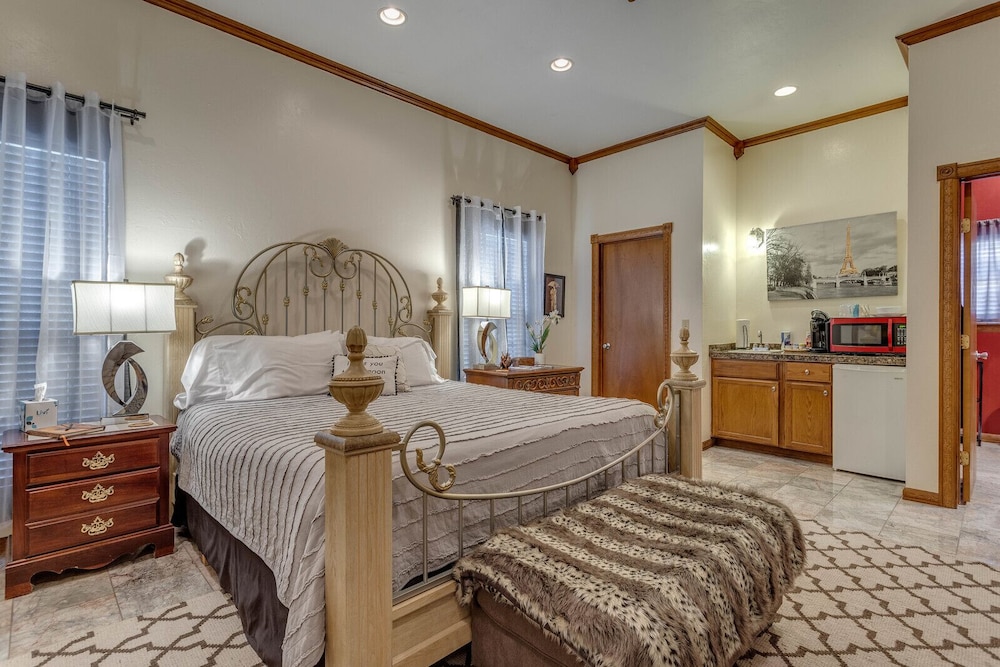 Whispering Pines Bed Amp Breakfast 9/69