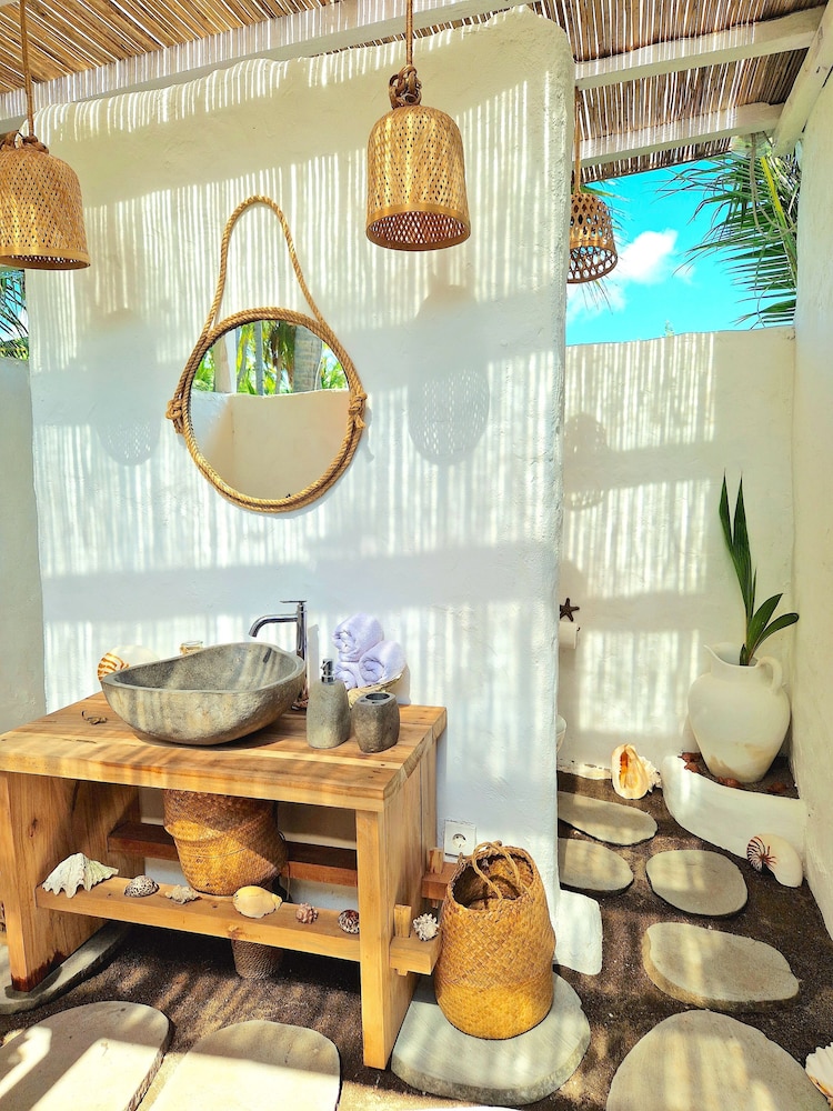 Coconut Garden Beach Resort 9/47