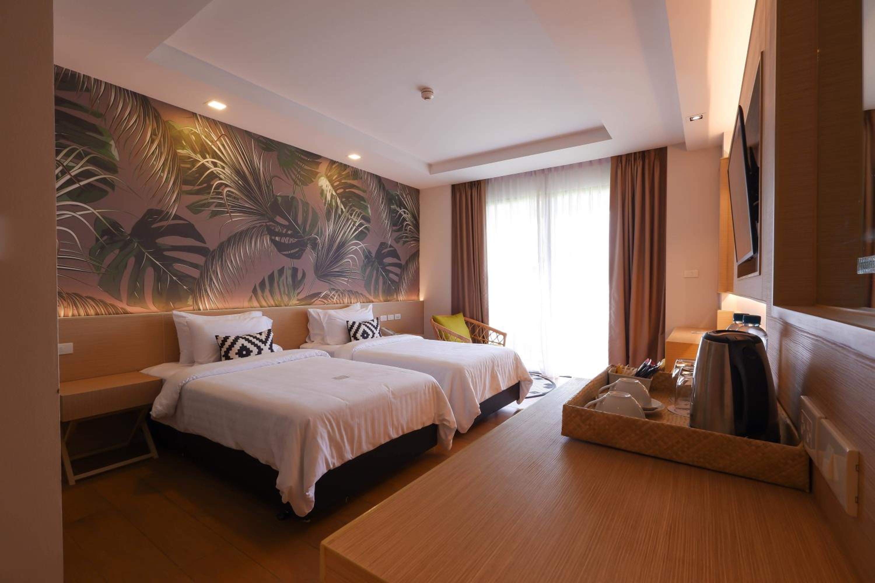 2 Bedrooms, Family, Suite, Double and Twin Beds