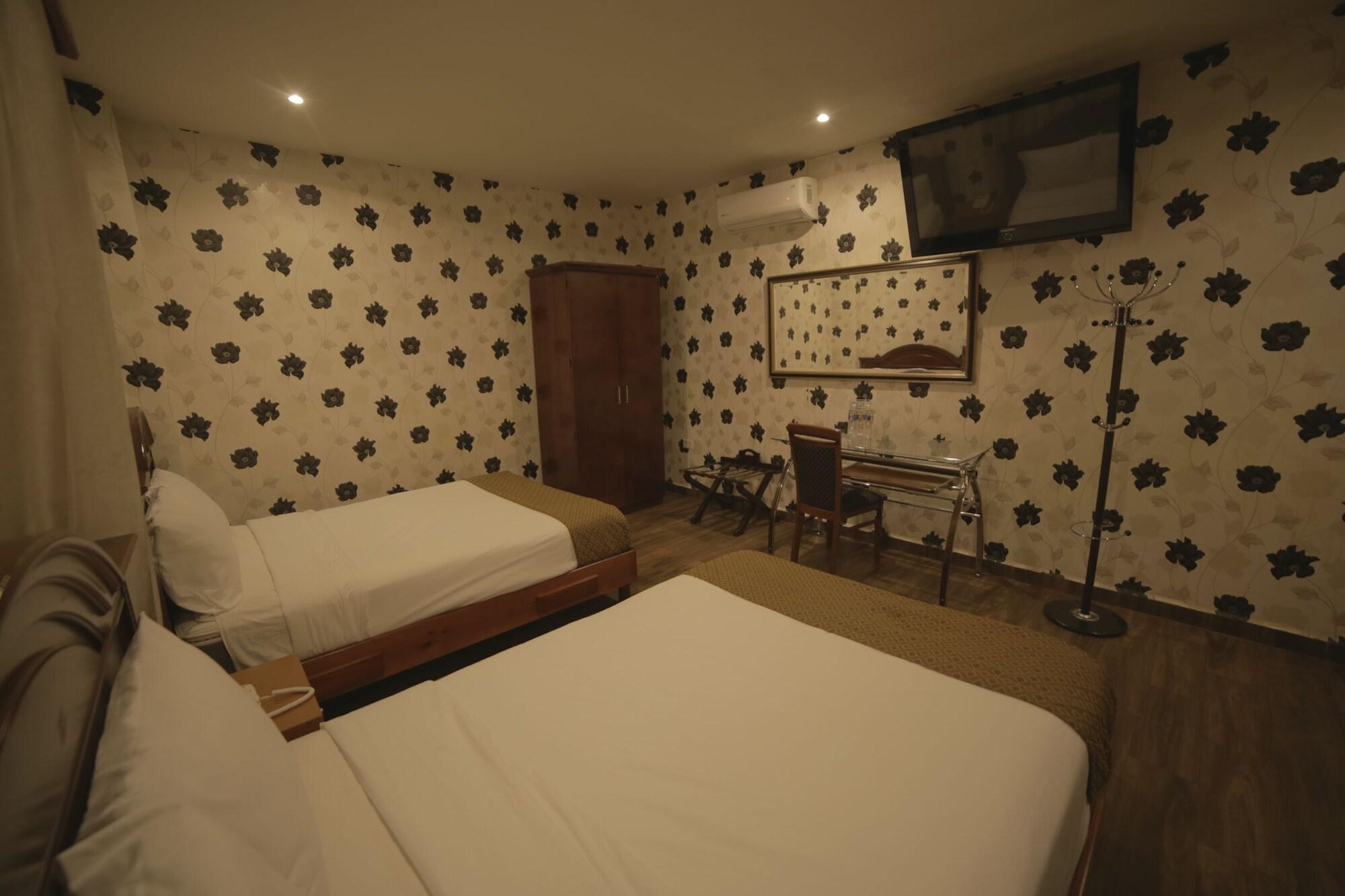 El Regio Hotel 7/17