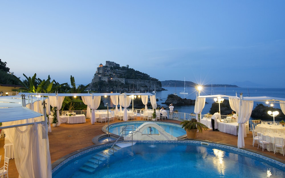 Strand Hotel Delfini 4/67