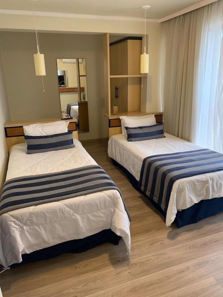 Astron Suites Sao Jose dos Pinhais 14/54