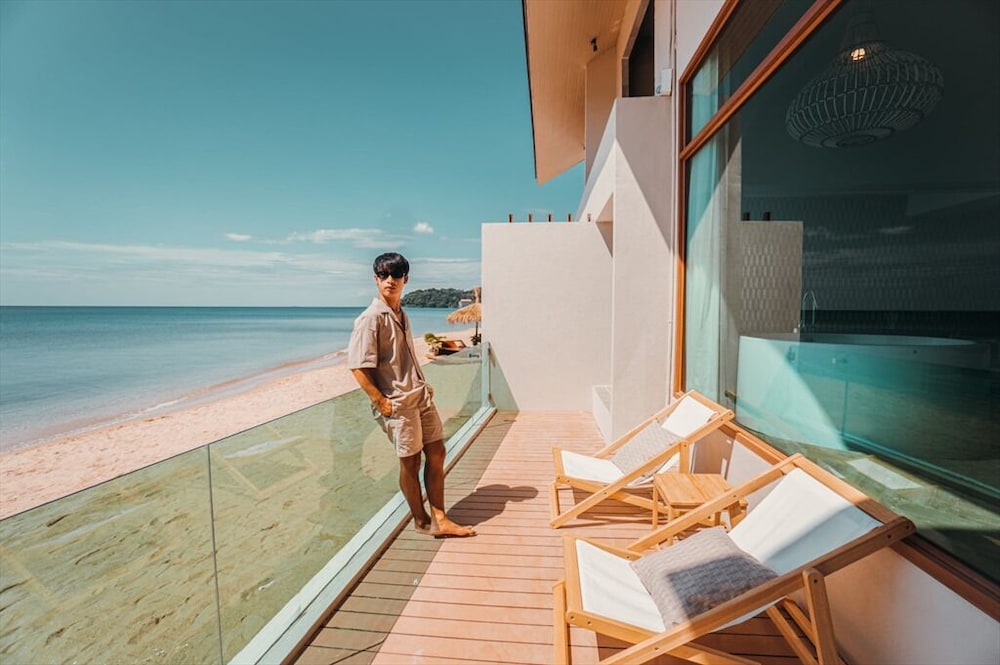 Maldives Beach Resort 26/56