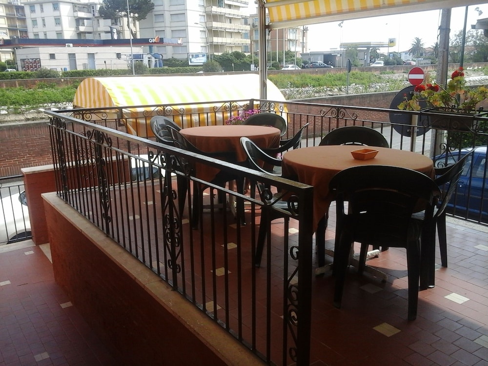HOTEL LAURIN 2/46