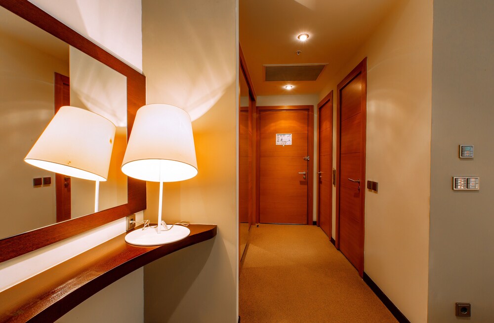 ZIRVE HOTEL 18/76