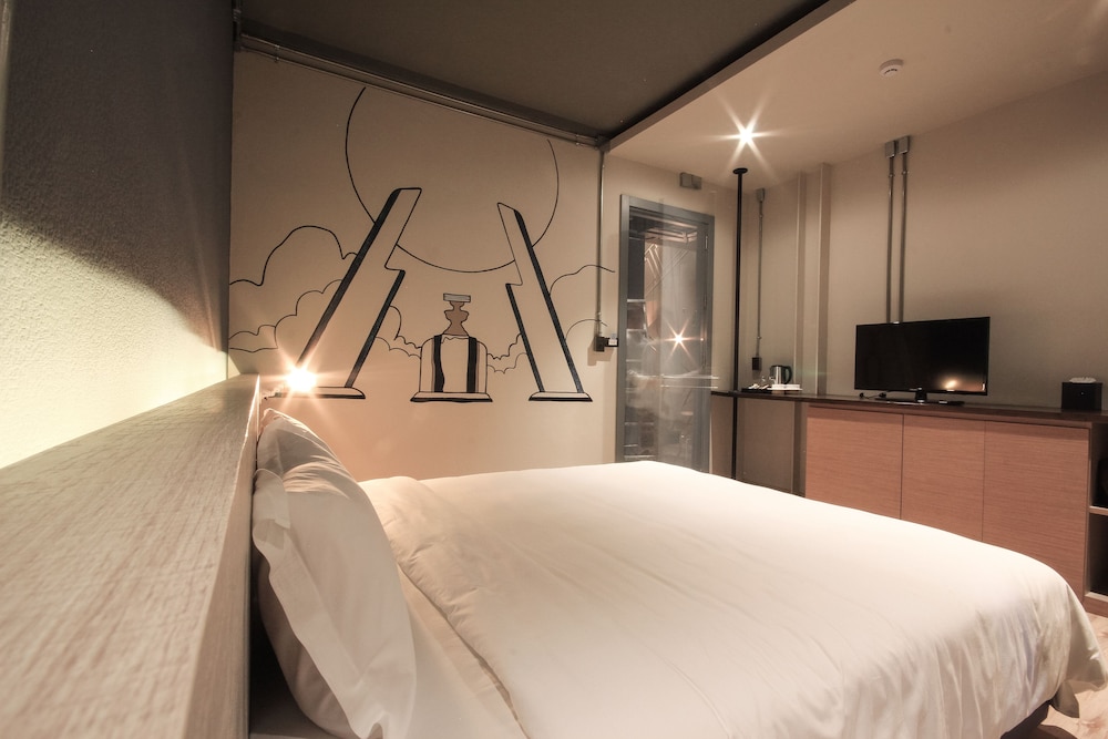 THA CITY LOFT HOTEL 11/72
