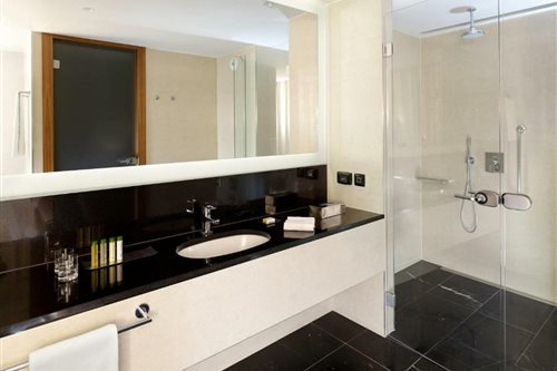 غرفة ثلاثية