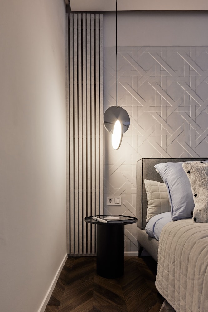 The Amberlyn Suite Hotel 20/50