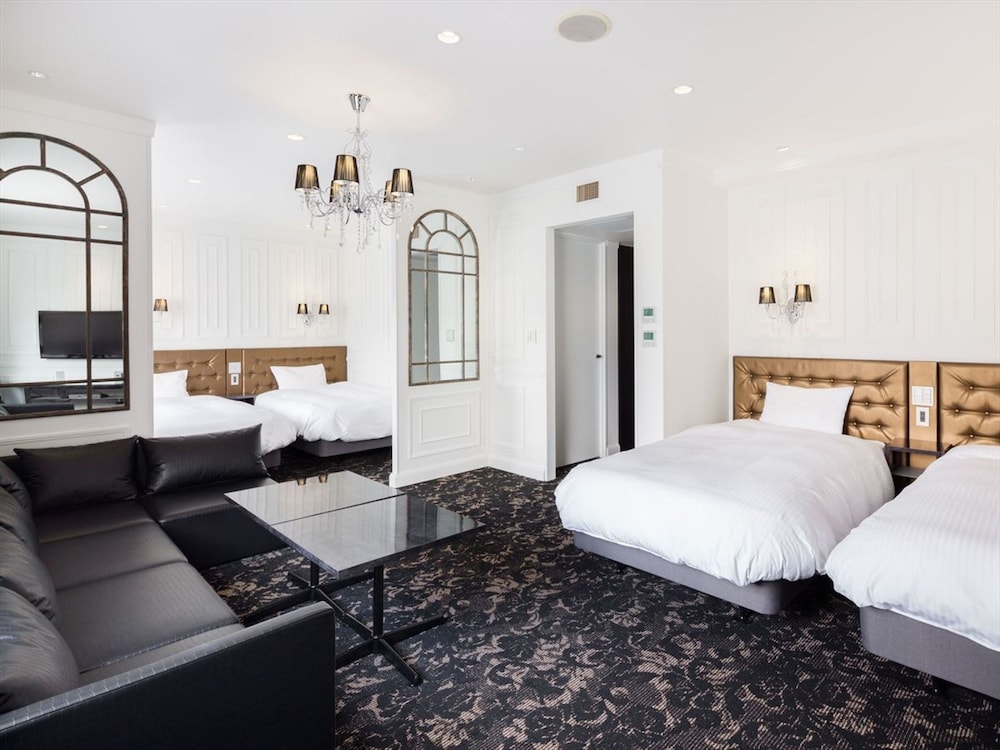 Hotel Plumm 10/61