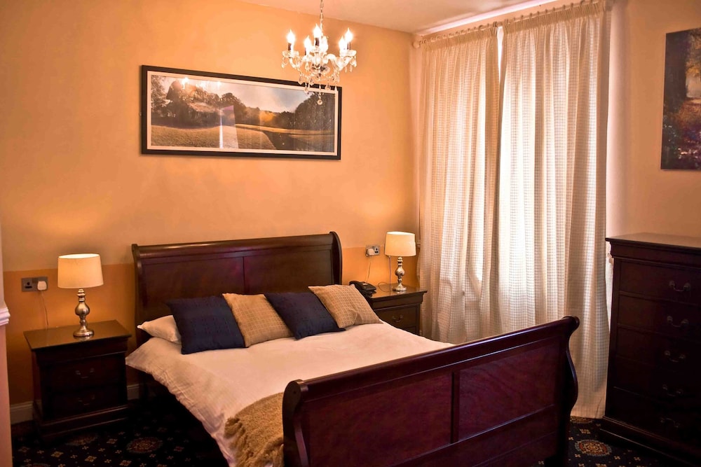 CAHIR HOUSE HOTEL 12/54